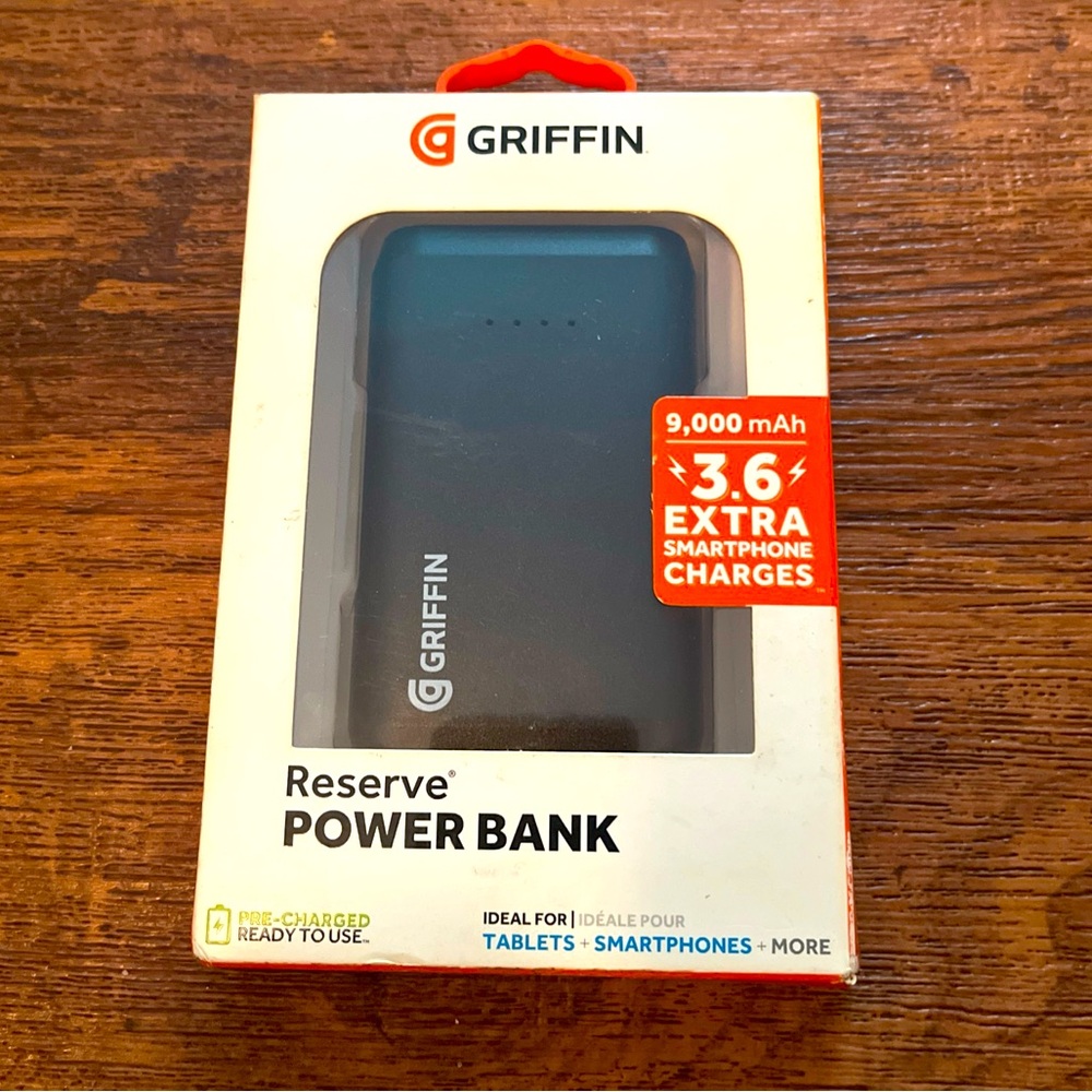 Griffin Reserve Power Bank's capacity & charging capability 9,000 mAh 3.6 Extra